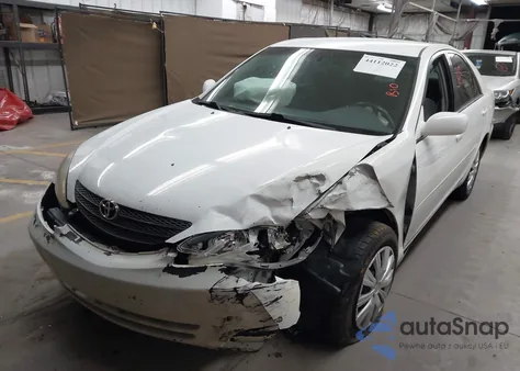 2004 Toyota Camry Le z USA, uszkodzony, nr VIN 4T1BE32KX4U288274